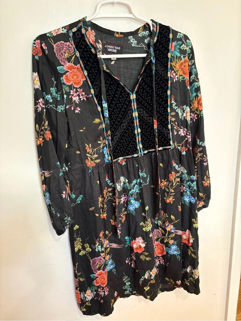 Johnny Was Black Floral V-Neck Long-Sleeve Mini Dress Boho Hippie size small - Picture 2 of 6